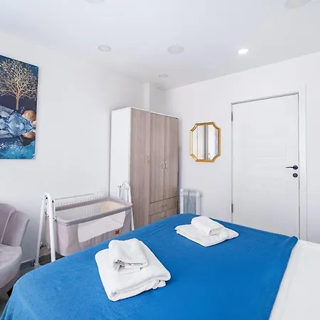 Cozy Flat In شقة *
